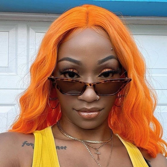 - 💫 Ji 24” WAVE 🌊 ORANGE WAVY LACE FRONT WIG💫 *NEW
